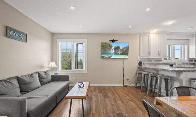 Sylvan Lake House | The Carriage House in Sylvan Lake~Private Patio~Sleeps 4 Adults/2 Children