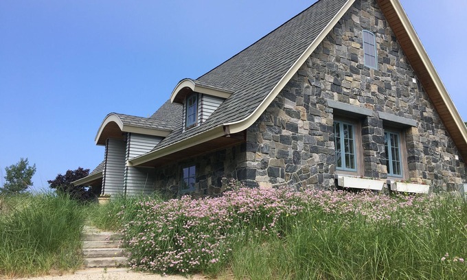 Grand Haven House | The Carriage House on Lake Michigan
