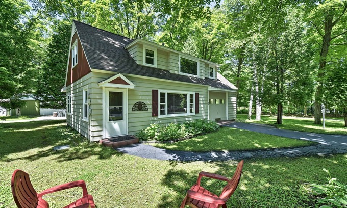 Fish Creek Apartment | 'The Carriage House:' Walk to Peninsula State Park