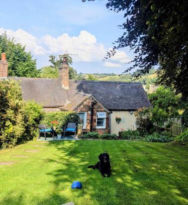 Fenny Bentley House | The Casey