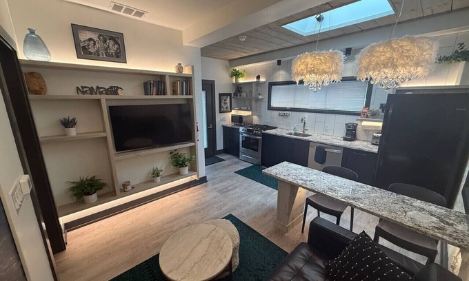 Indianapolis House | The Casita@Keystone KingBed/1 BA