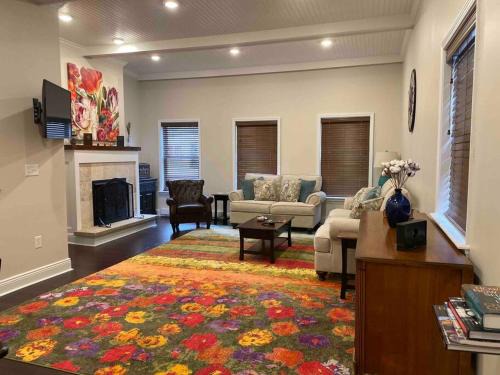 Wyalusing Apartment | The Cast Iron Lady