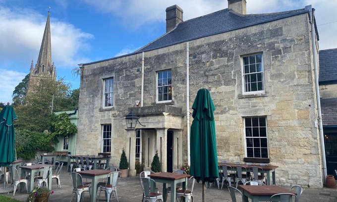 Bradford-on-Avon Hotel | The Castle Inn Bradford on Avon
