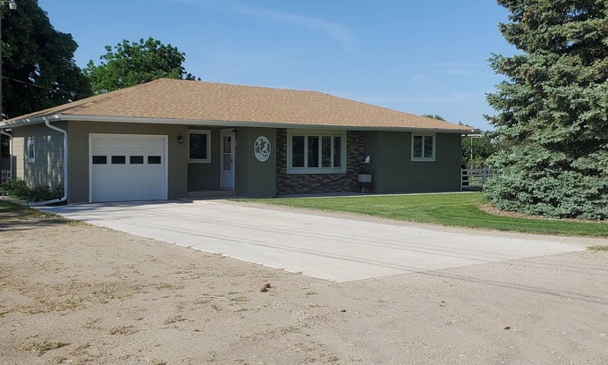 Brown County House | The Cats Meow- A little bit of country next to townn2 Dogs allowed with pet fee