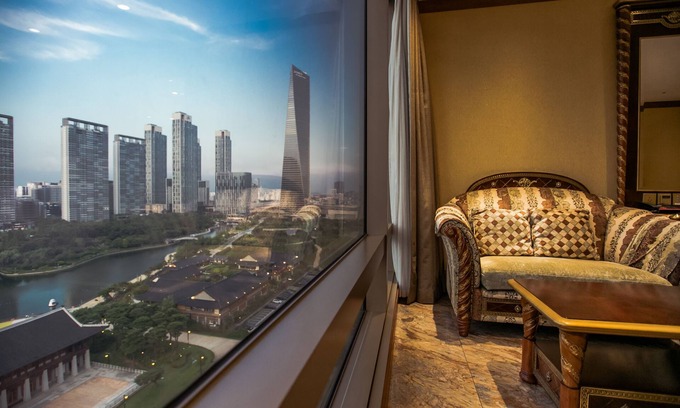 Yeonsu-gu Hotel | The Central Park Hotel Songdo