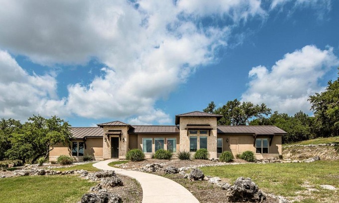 Spring Branch House | The Century Oaks