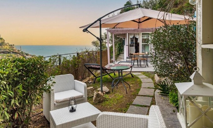 Masero House | The Chalet by the Sea, Terre Marine