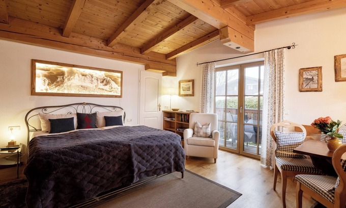 Gundhabing Apartment | The chalet - cosy little flat with garden