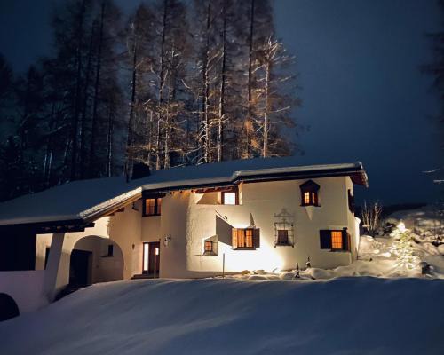 Davos-Dorf Ski Chalet | The Chalet Davos, Chesa Surlej