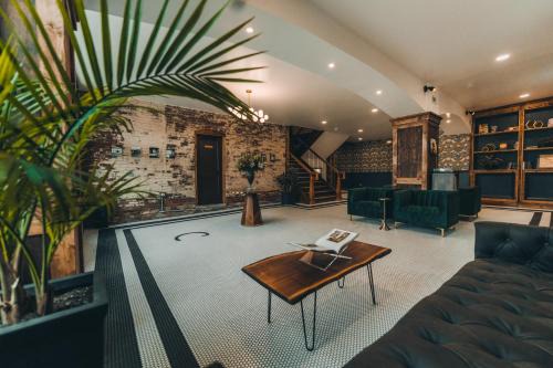Madison Hotel | The Chandler Hotel
