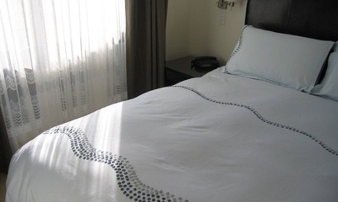 George Town Apartment | The Charles Robbins
