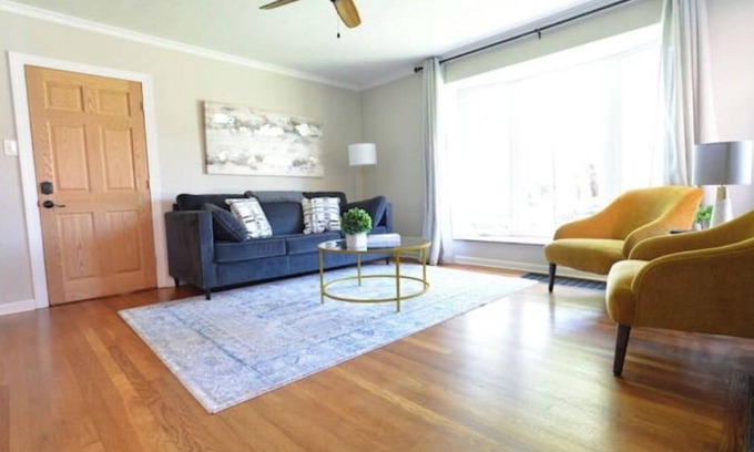 Grandview Heights Apartment | The Charleston Hot Tub Patio King Bed Fast WiFi Near OSU, Victorian Village