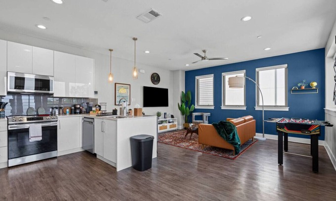 Fort Worth Apartment | The Charming 2BD: In the Heart of FortW & Stylish!