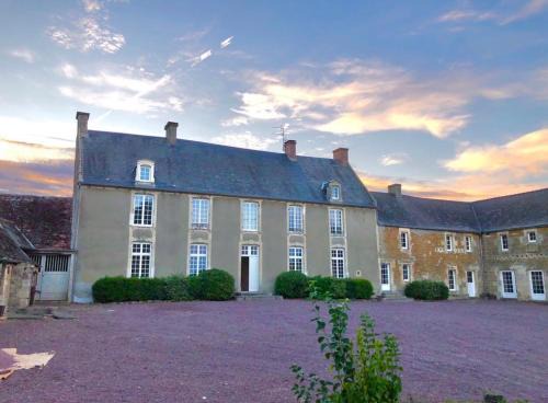 Amaye-sur-Orne Villa | The Chateau 45Pers, 30min from Sea