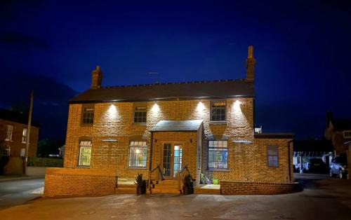Kingston Blount Bed & Breakfast | The Cherry Tree Hotel