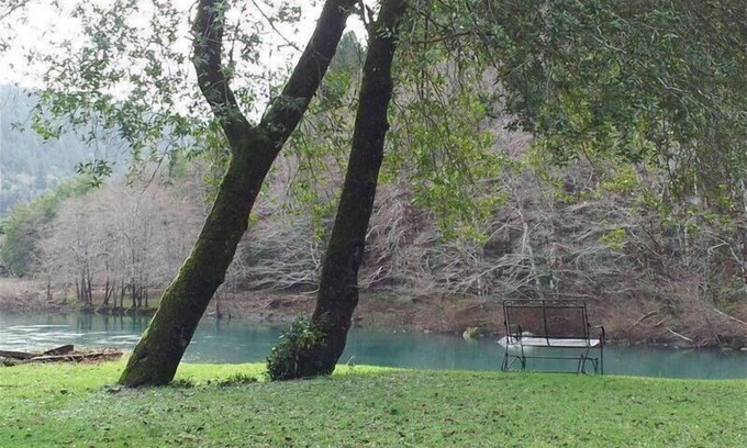Brookings House | The Chetco River Inn Cottage-PRIVATE River Frontage, 36 acres-Relax, Swim, Fish