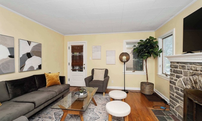 Roselawn Finance House | The Cincinnati Charm