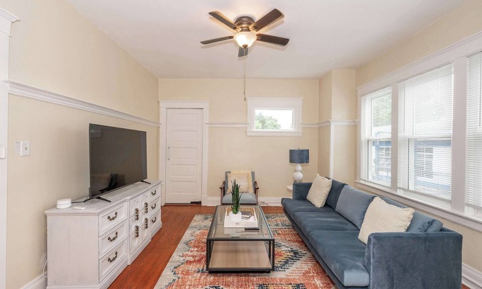 Roselawn Finance House | The Cincinnati Cottage