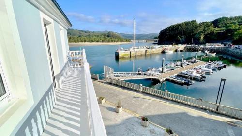 Porto do Barqueiro House | The Cliffs - Barqueiro Blue