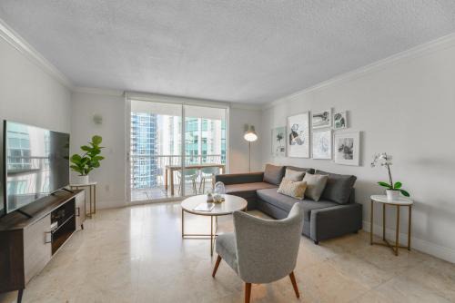 Brickell Apartment | The Club at Brickell Bay by Palermo Home Miami