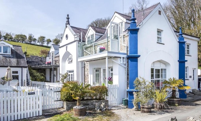 Penally House | The Coach House - 3 Bedroom Holiday Home - Penally - Tenby
