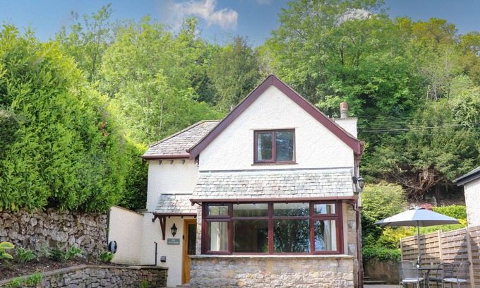 Arnside House | THE COACH HOUSE, family friendly, with a garden in Arnside
