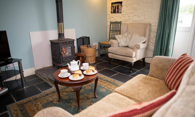 Llanllwchaiarn Cottage | The Coach House, New Quay