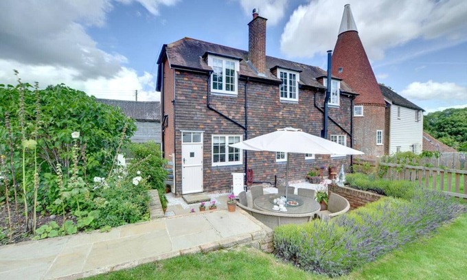 Biddenden House | The Coach House - Two Bedroom House, Sleeps 4
