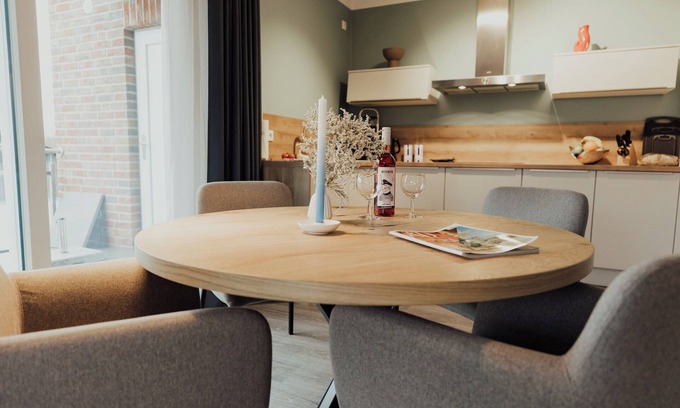 Wangerland Apartment | The coastal apartment "Seeschwalbe" offers space for up to 5 people.