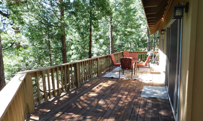 Cold Springs Cabin | The Cold Fisherman 297 4 Bedroom Cabin by Redawning