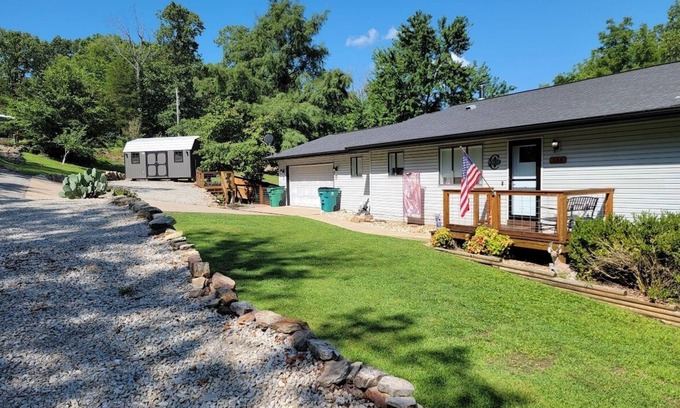 Bull Shoals House | The Coleman Lake House
