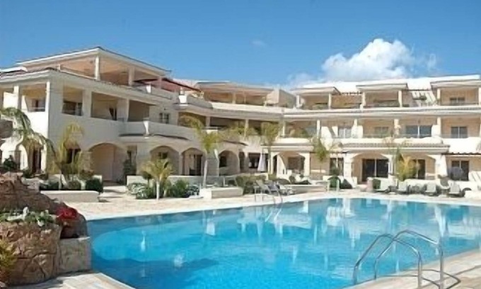 Mandria Apartment | The complex has a sauna and fitness room, health spa, jacuzzis, outdoor pools,
