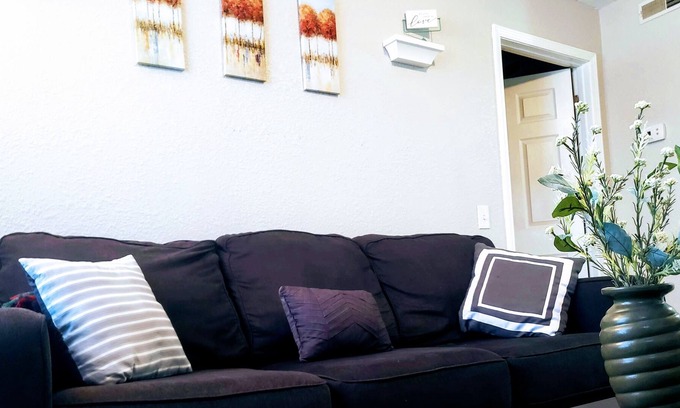 Paola Apartment | The coop a unique apartment in small town Kansas with all the amenities of home