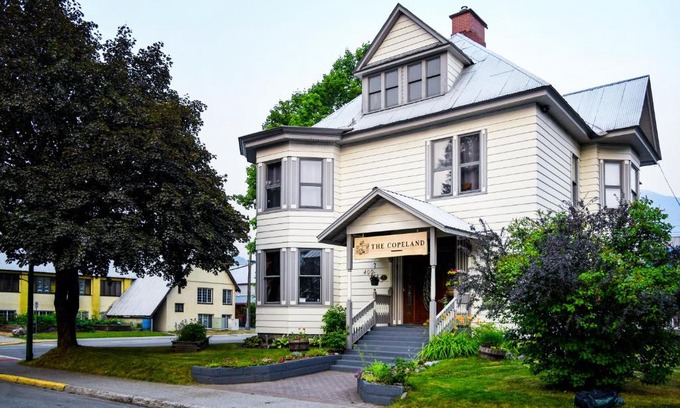 Revelstoke Bed & Breakfast | The Copeland
