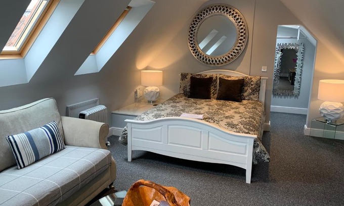 Warkworth House | The Coquet Apartment - short stroll to Warkworth Castle and Hermitage