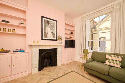 Wainscot Apartment | The Corner by the Castle
