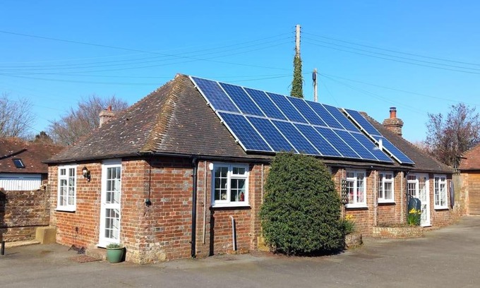Boreham Street House | The Cosy Cowshed on the 1066 Country Walk
