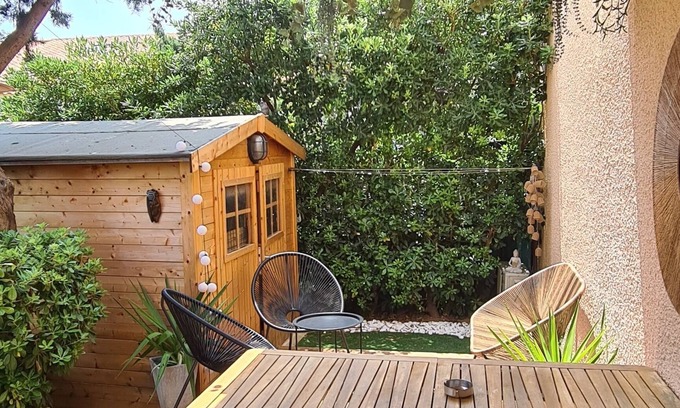 Six-Fours-les-Plages Apartment | The " Cosy Garden"