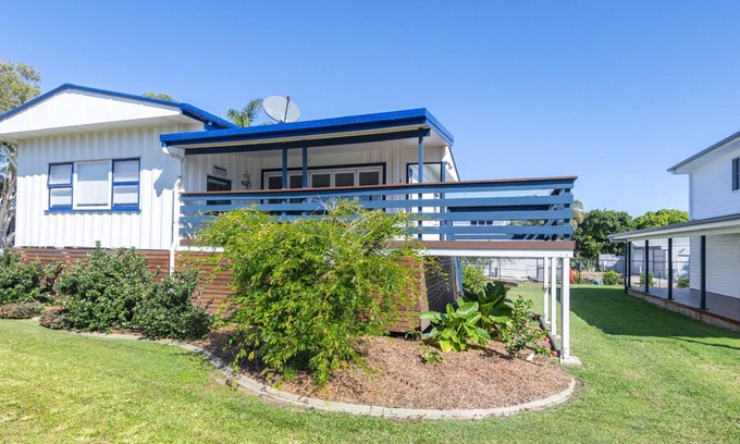 Bargara House | The Cottage - 16 Clarke Street