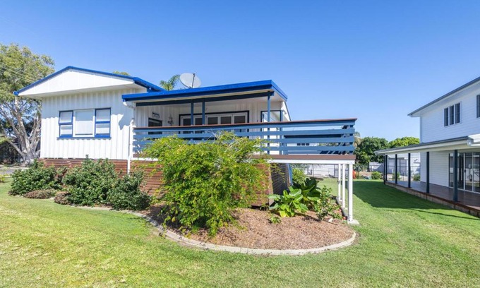 Bargara House | The Cottage 16 Clarke Street Bargara