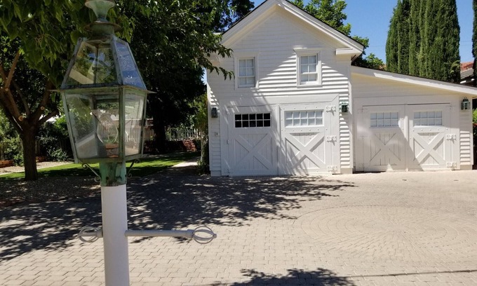 St. George House | The Cottage above the Carriage House