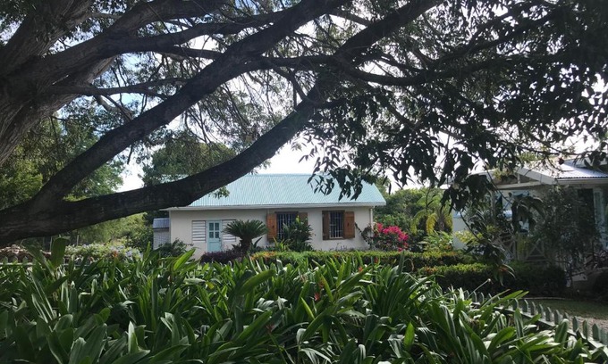 Bath Apartment | The cottage at Hamilton Lodge