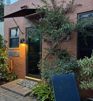 Southwest House | The Cottage at Pineapple House
