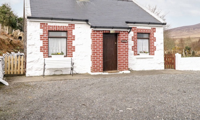 Newport Cottage | THE COTTAGE, family friendly, with open fire in Newport, County Mayo