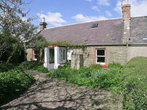 Saint Cyrus House | The Cottage