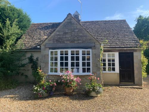 Hankerton Apartment | The Cottage Hankerton Priory