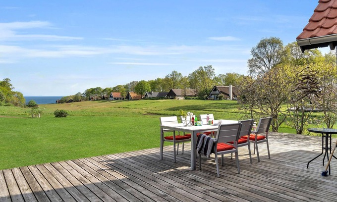 Vedelshave House | The cottage is located in the beautiful recreational cottage area of Båring.