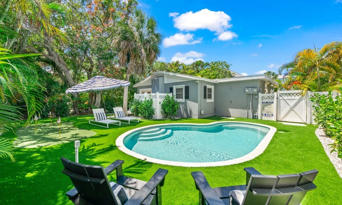 Anna Maria House | The Cottage on Pine - Charming Pine Ave Cottage w/Heated Pool in the Heart of Anna Maria Island