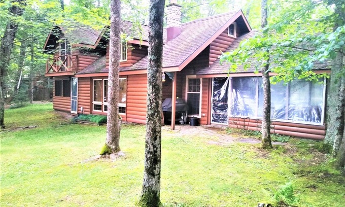 Butternut House | The Cottage on Schnur Lake | 3 Bed, 2 Bath