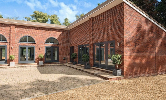 Wimborne Cottage | THE COTTAGE, pet friendly, with a garden in Wimborne Minster